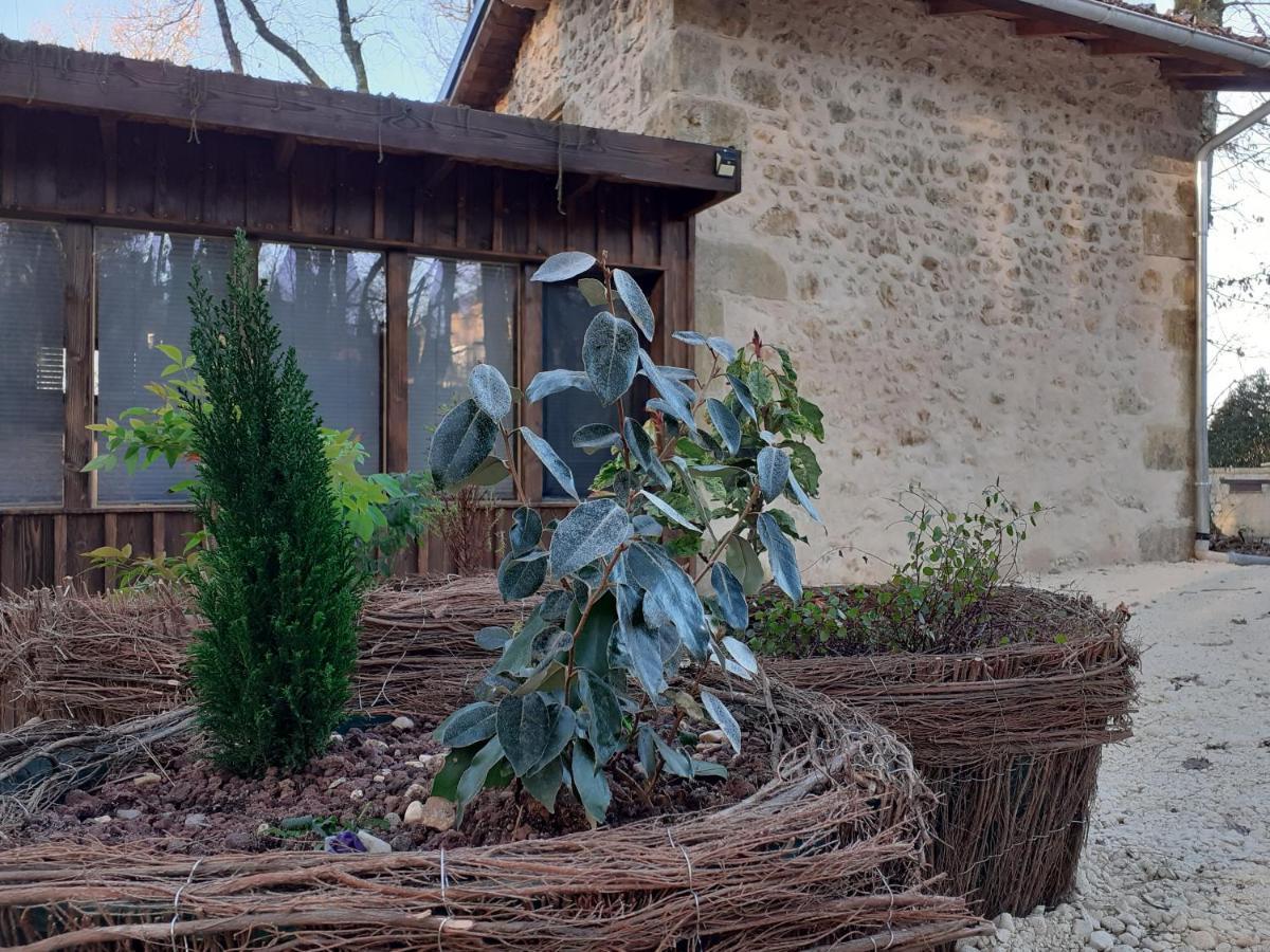 Le Gite De La Cabane De L'Oiseau Couze-et-Saint-Front Exteriér fotografie