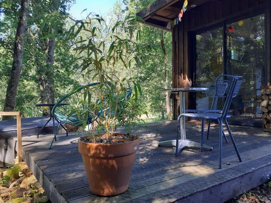 Le Gite De La Cabane De L'Oiseau Couze-et-Saint-Front Exteriér fotografie
